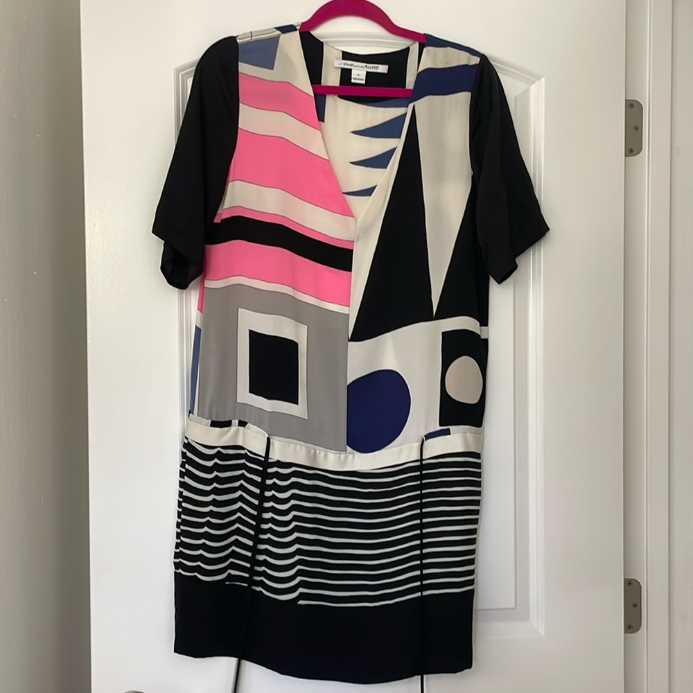 Diane Von furstenberg multi color short dress size 8